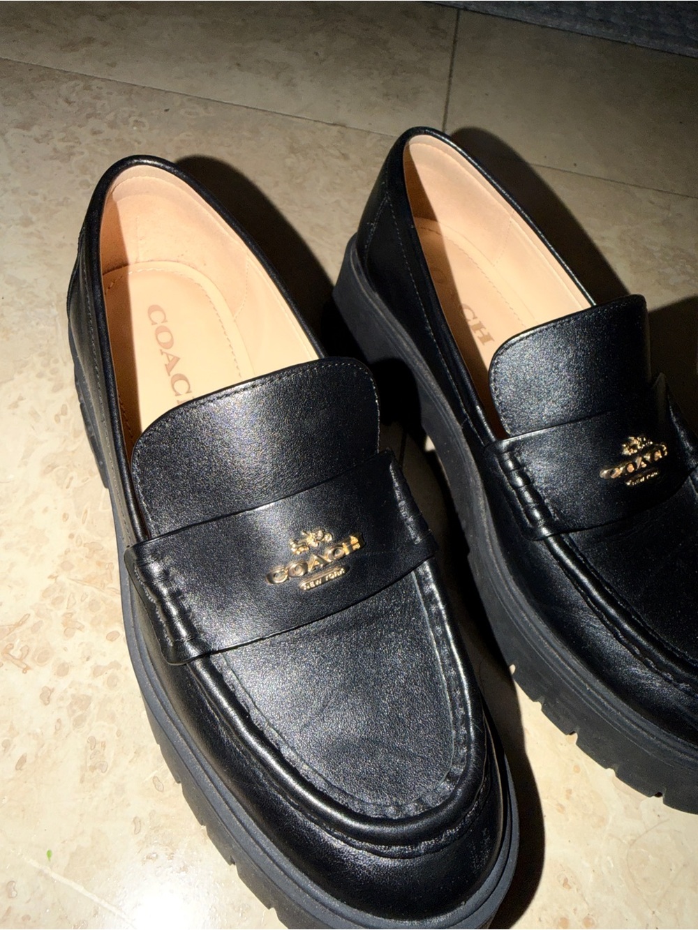 Coach Classic Women’s Loafers Black Leather Platform Shoes US 6 - Picture 2 of 6